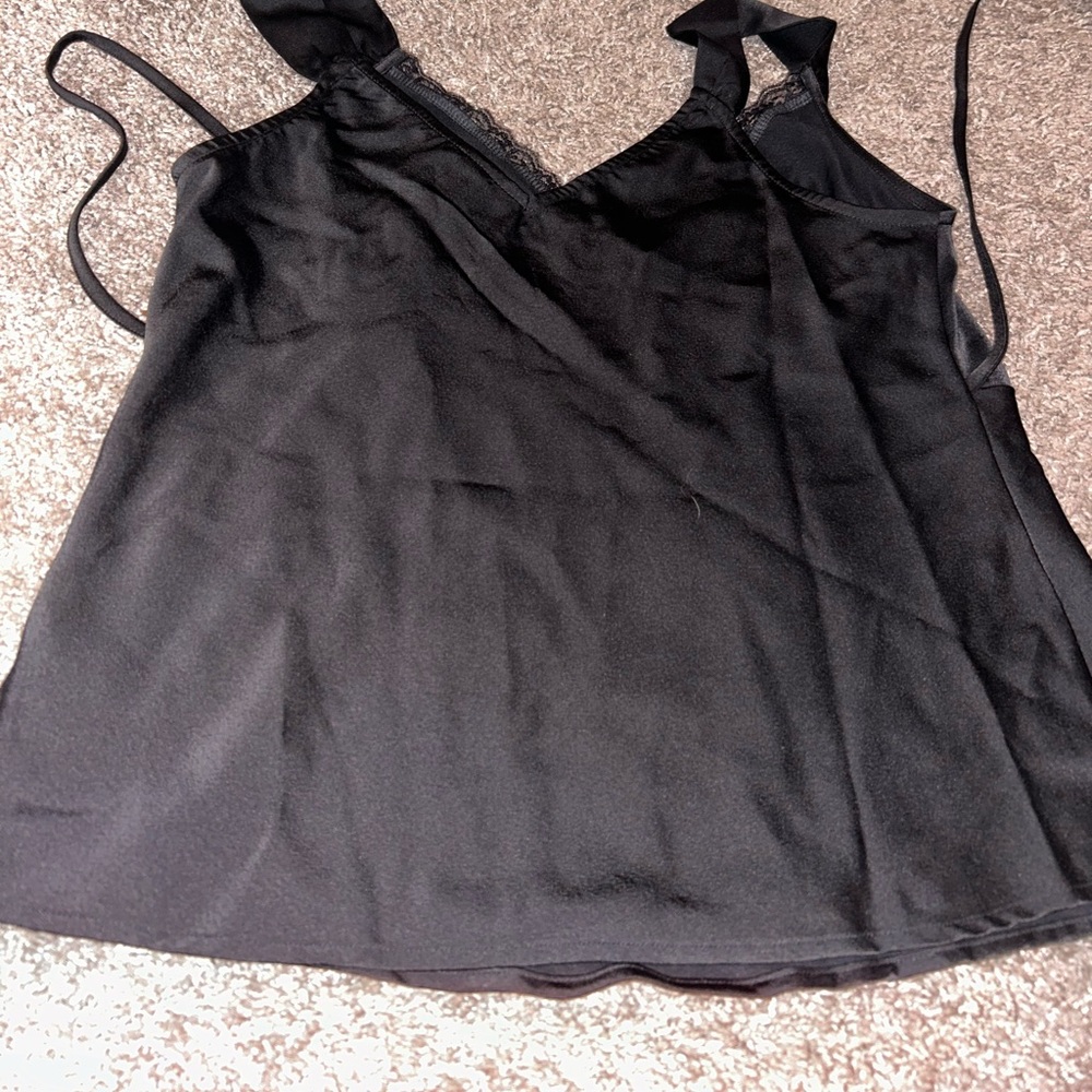 BLACK SILKY TOP